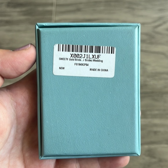 Beautiful Bridal Hair Accessory - Picture 4 of 4